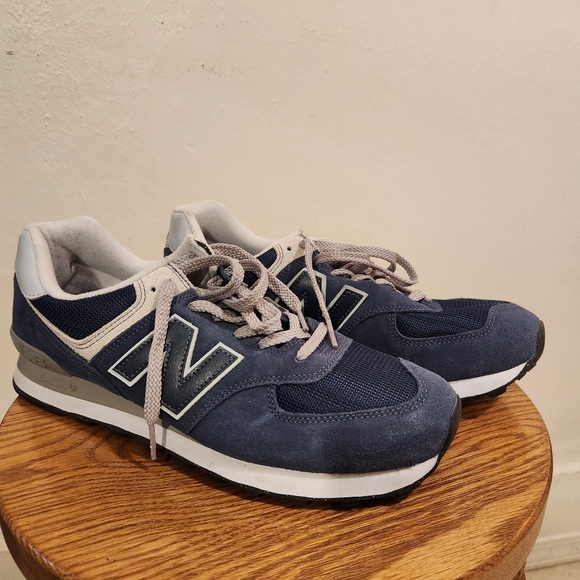 Shies - Picture 1 of 4